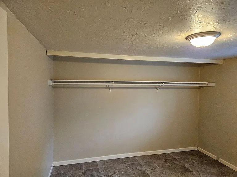 Kellsv — Photo 8