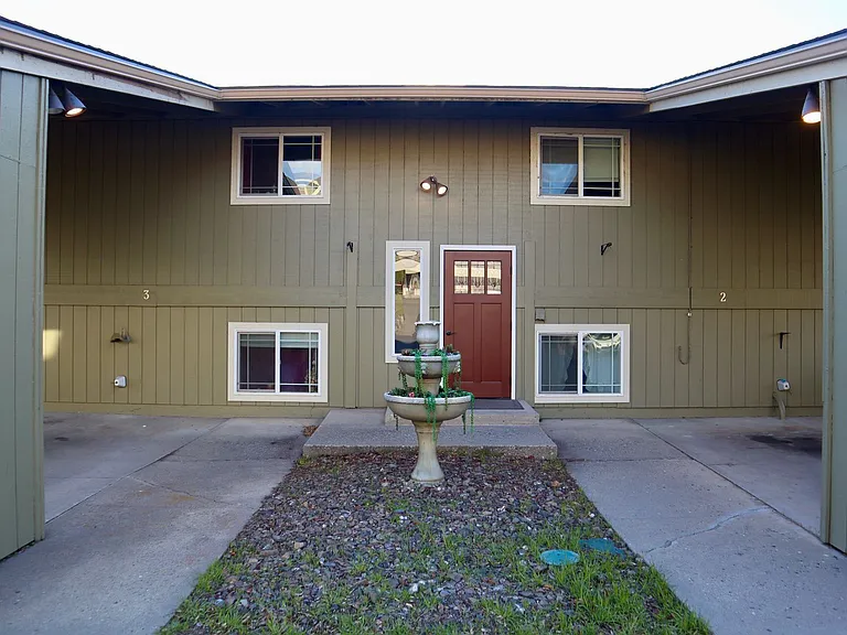 939 N Baker Ave #1-4 — Photo 3