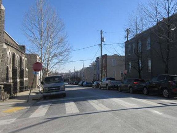5th image of 2445 Jefferson St