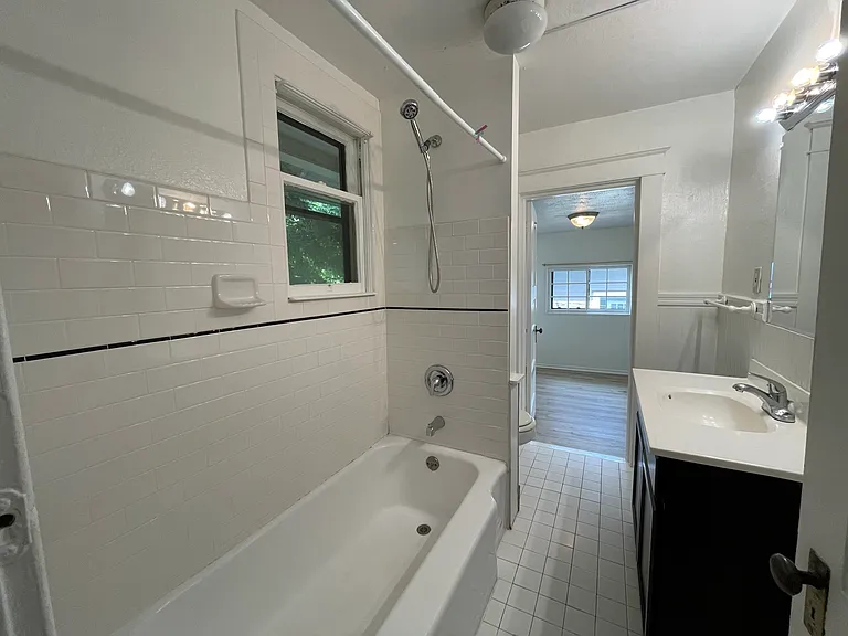 2707 SE 35th Pl #2 — Photo 11
