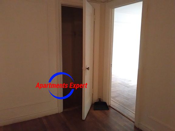 3rd image of 655 E 233rd St APT D6