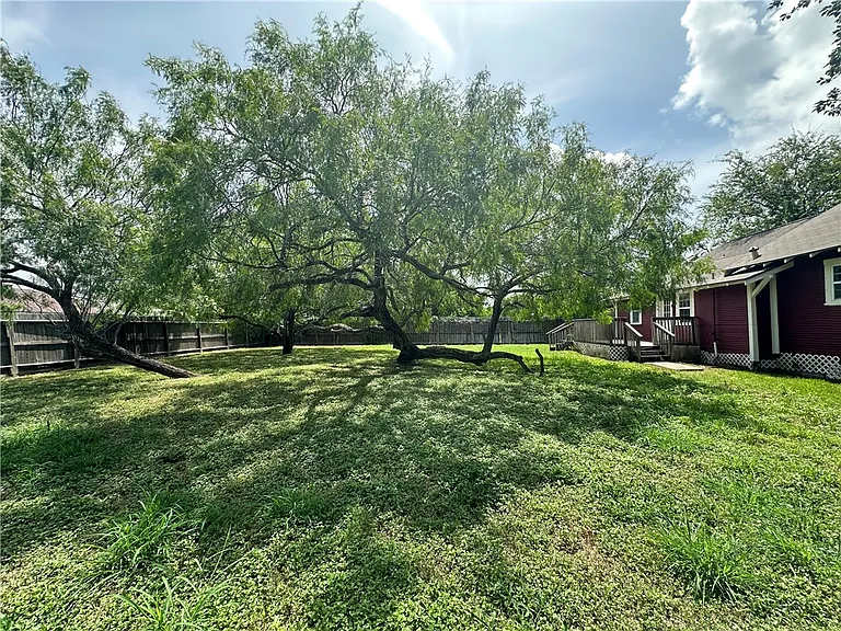 131 Dell Ave — Photo 36