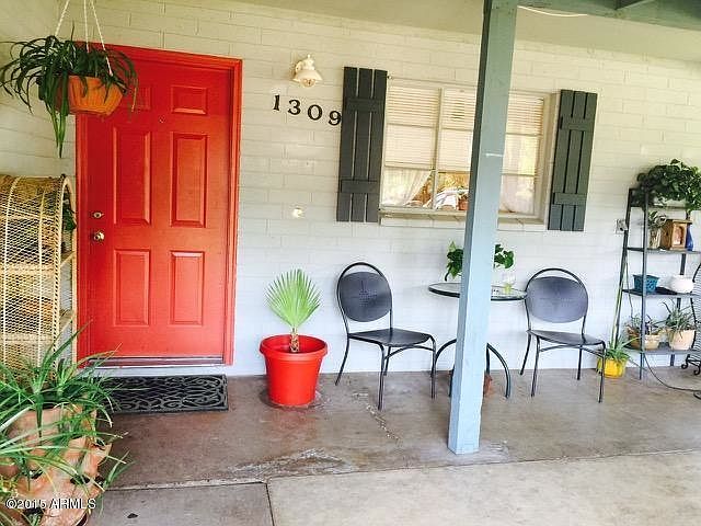 1st image of 1309 S Farmer Ave