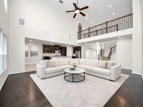 4919 Blackwater Ln, Sugar Land, TX 77479