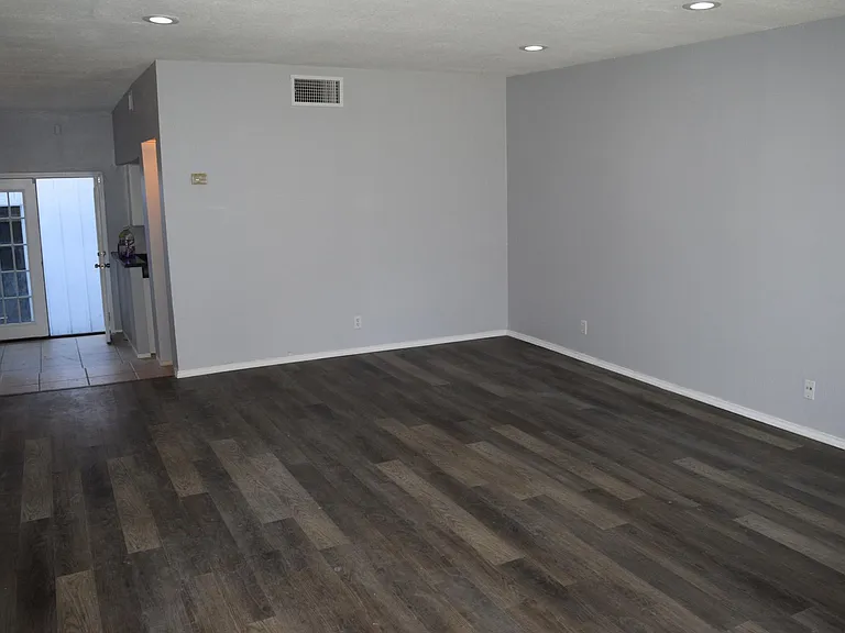 8119 Scottshill — Photo 5