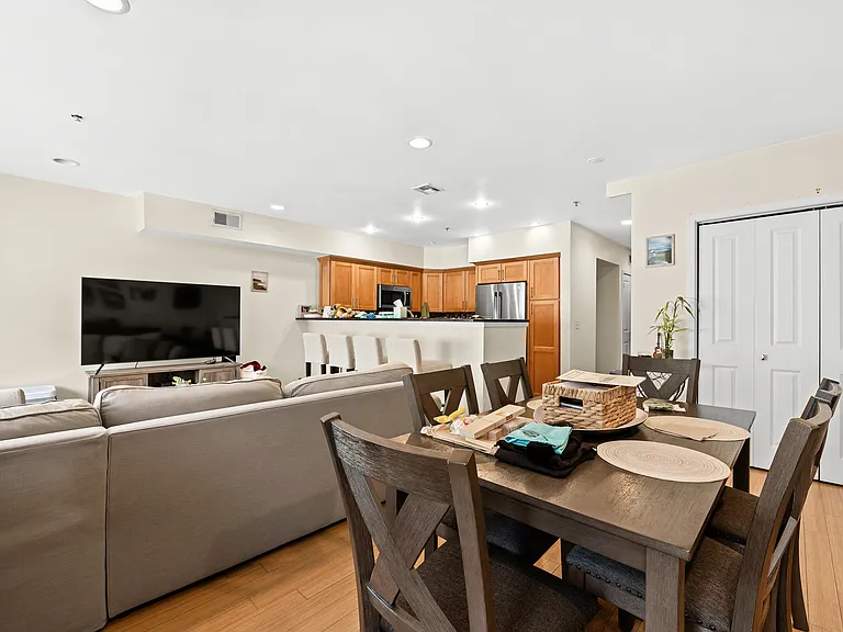 404 Monroe St #5 — Photo 10
