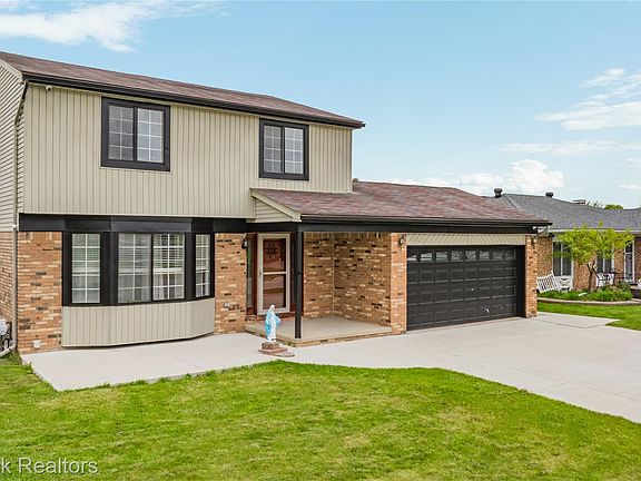 2nd image of 38327 Sleigh Dr