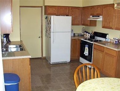 3rd image of 8801 W 125th Pl