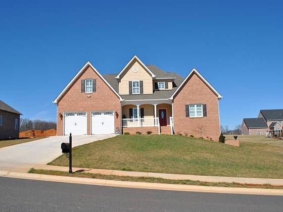 2nd image of 1126 Farmington Dr