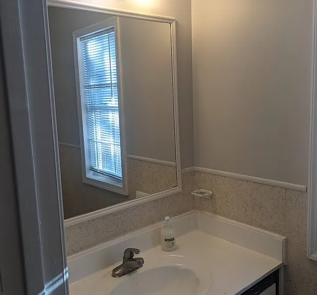 443 Nicoll Ave — Photo 2