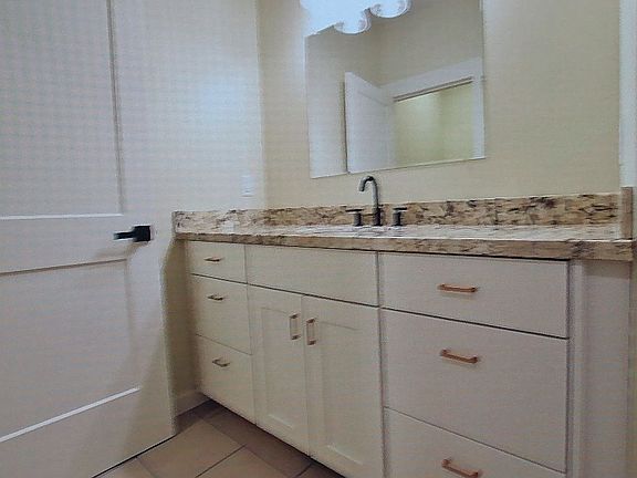 4th image of 205 N Marshall St