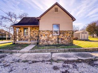 410 W Elm St, Oakland City, IN