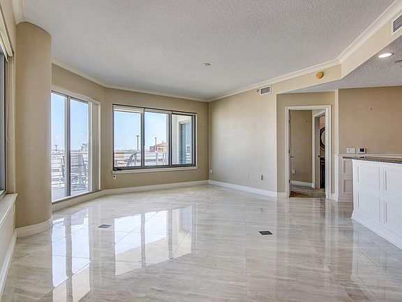5th image of 1209 E Cumberland Ave #605-T2