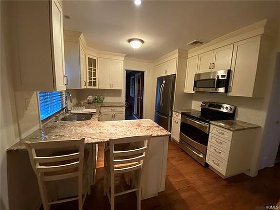 3rd image of 327 Warren Ave