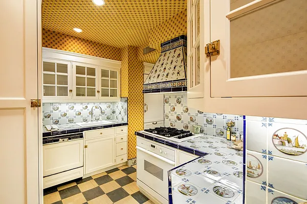 Sold by Brown Harris Stevens | media 7