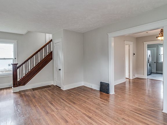 4th image of 62 Summer St