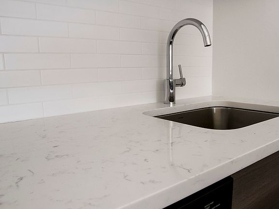 3rd image of 298 Mulberry St Frnt 2