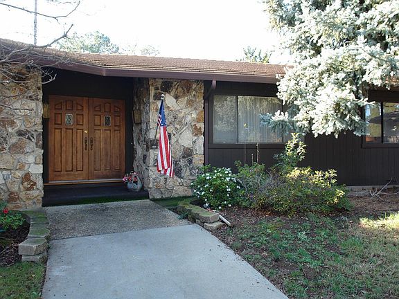 3rd image of 20540 Gordon Ct