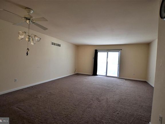 3rd image of 707 Corsica Ave
