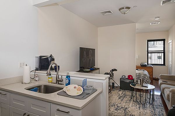 1st image of 44 W 14th St APT 6A