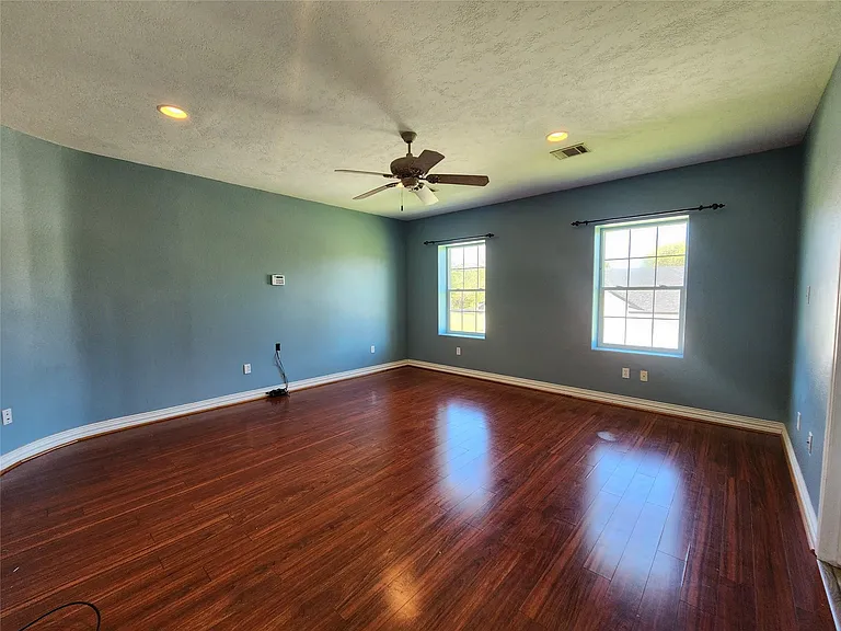115 Oak Colony Dr — Photo 33