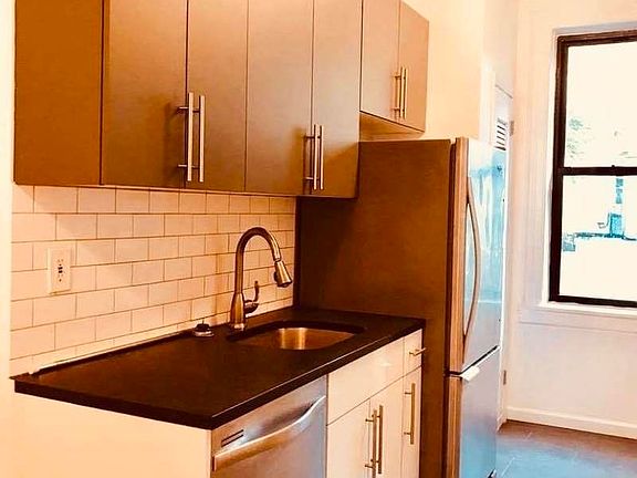 2nd image of 429 Sterling Pl APT 1R