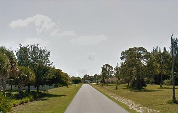 5th image of 2130 SW 22nd Ter