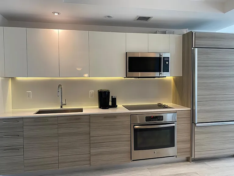 121 NE 34th St #1703 — Photo 9