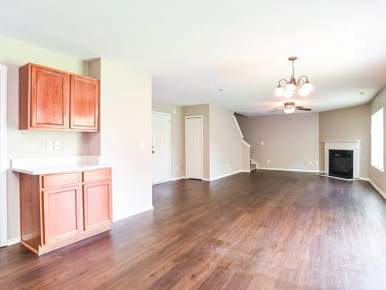 8210 Ainsworth St — Photo 5
