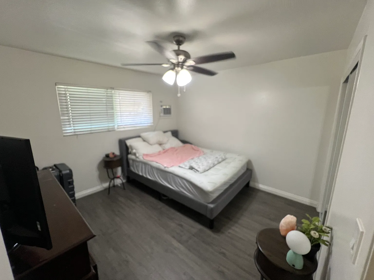 2 bed, 925 sqft, $2,745 — Photo 4