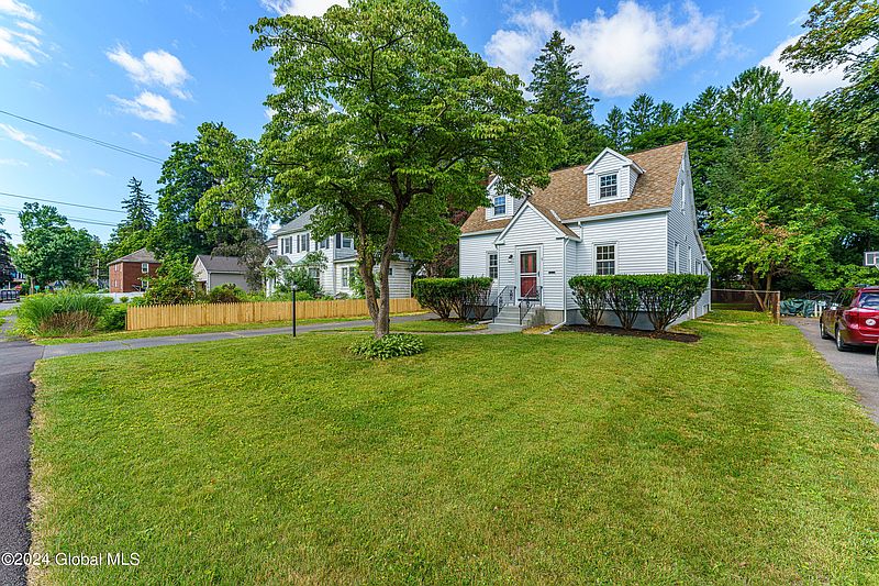 3rd image of 9 Delmar Place