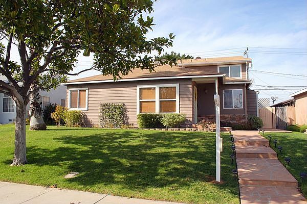 1st image of 1125 E Acacia Ave