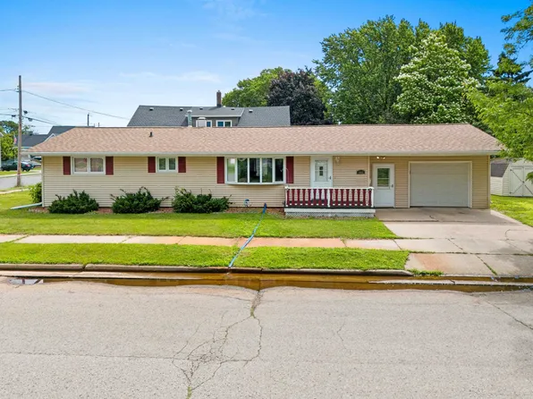 1002 Shields St, Marinette, WI 54143