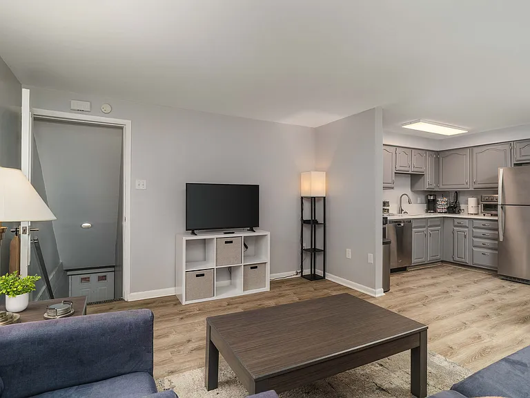 1115 Mary Ann St #1 — Photo 6