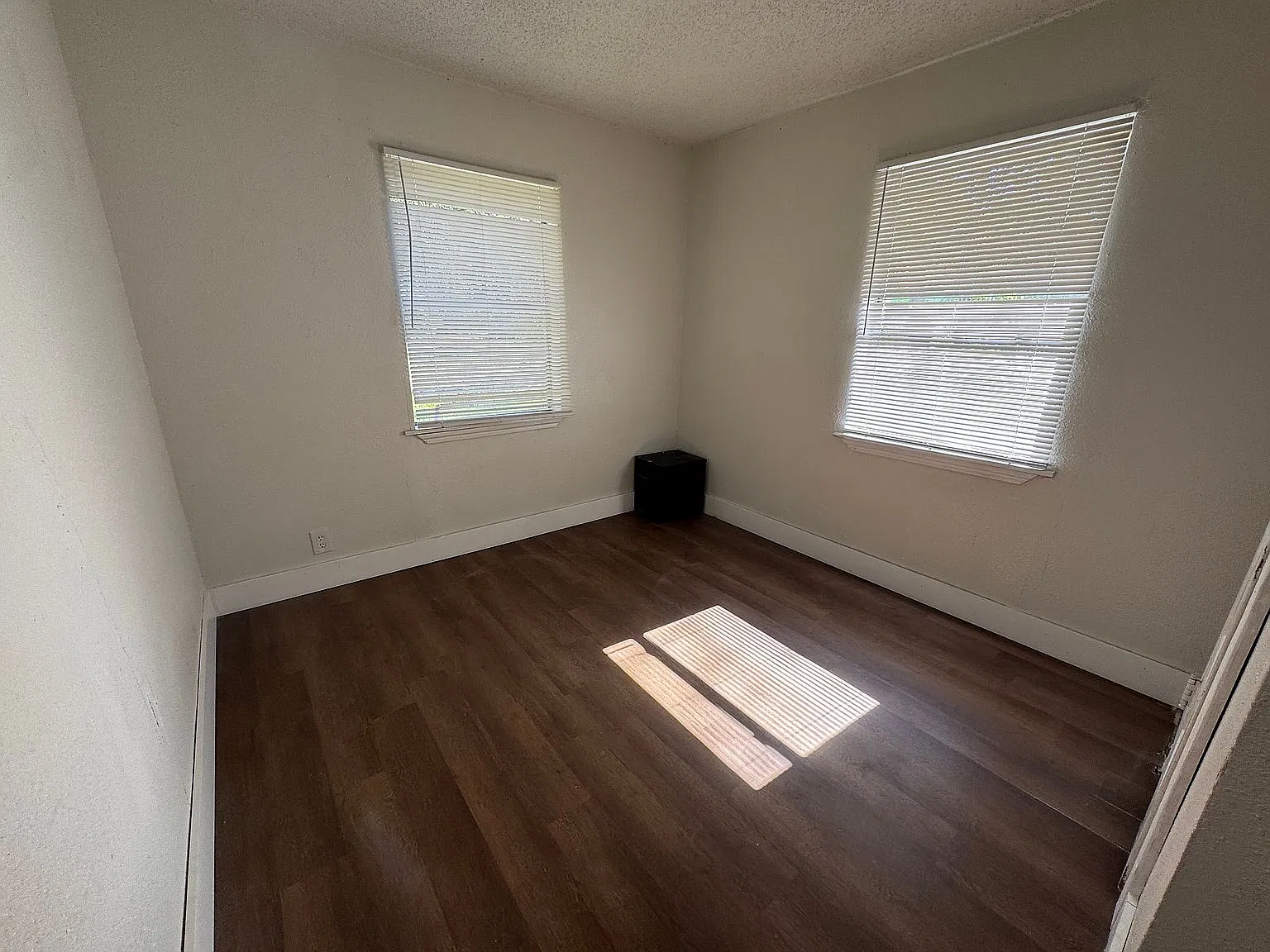 3 bed, 1104 sqft, $1,390 — Photo 4