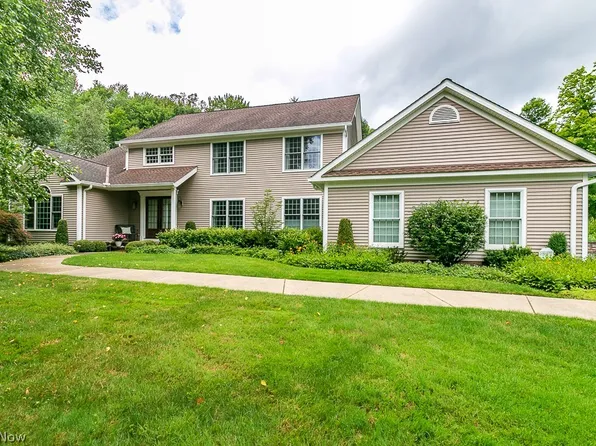 856 Hardwood Ct, Gates Mills, OH 44040