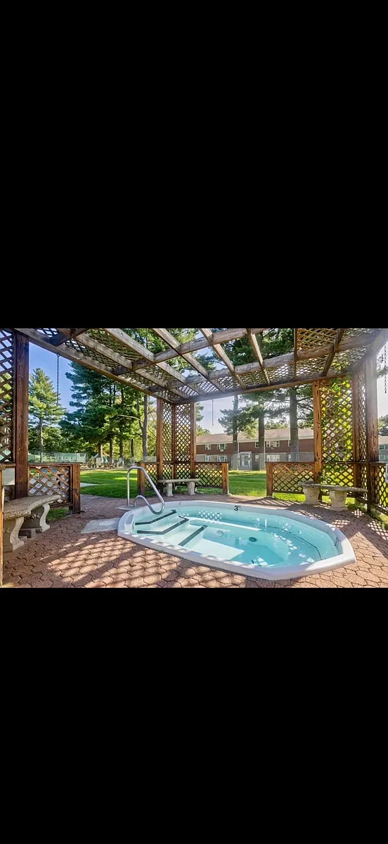 Building Photo - 121 Regency Park Dr #121