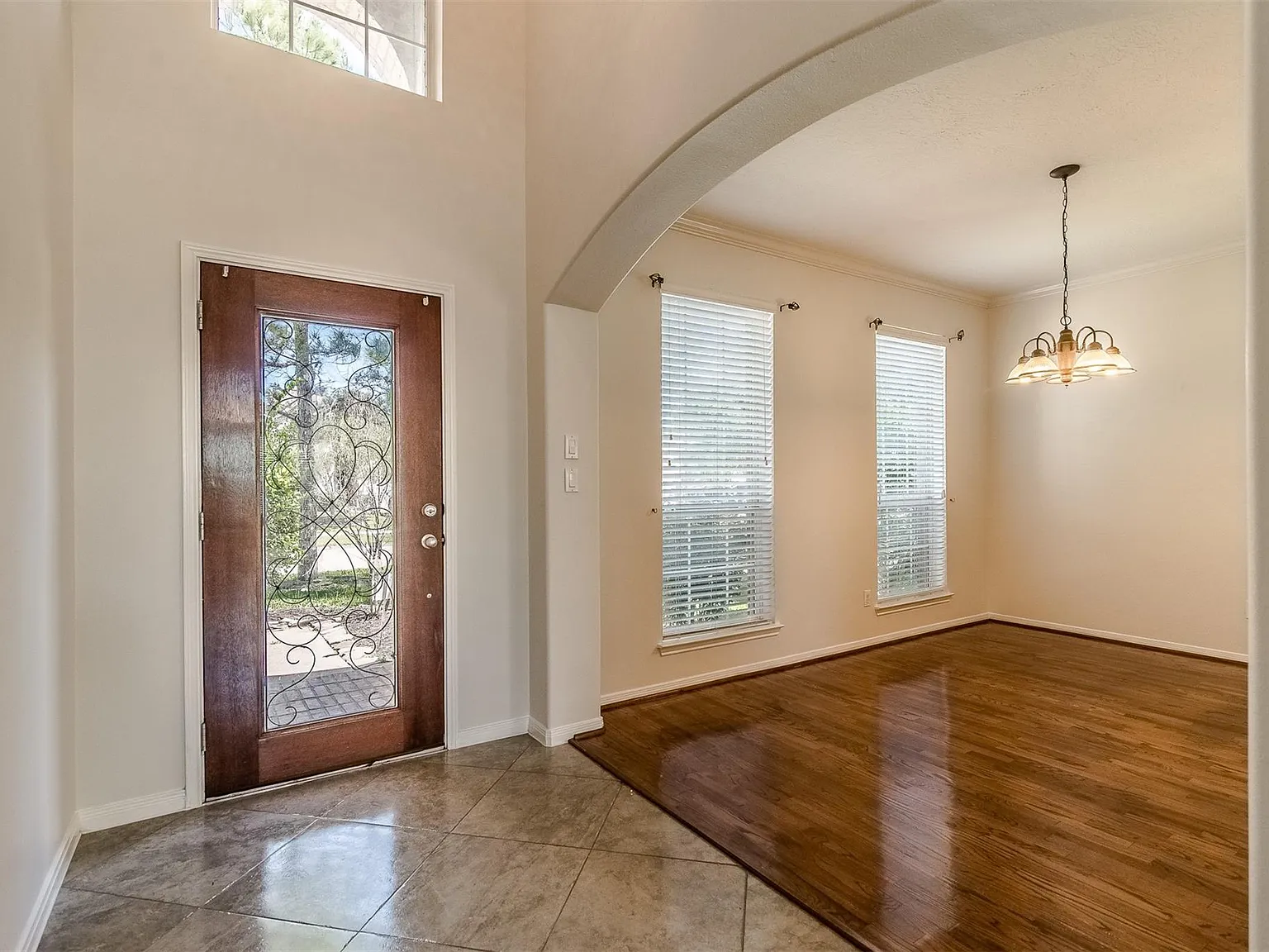 4 bed, 3.5 bath, 2533 sqft, $2,100 — Photo 3