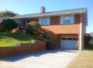 702 Stockton Rd, Front Royal, VA 22630