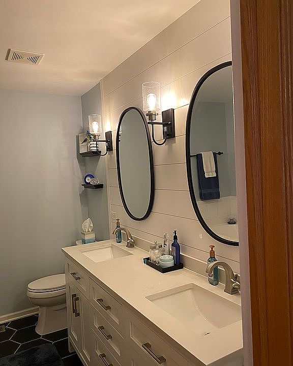 1st image of 34W650 Roosevelt Ave Unit A