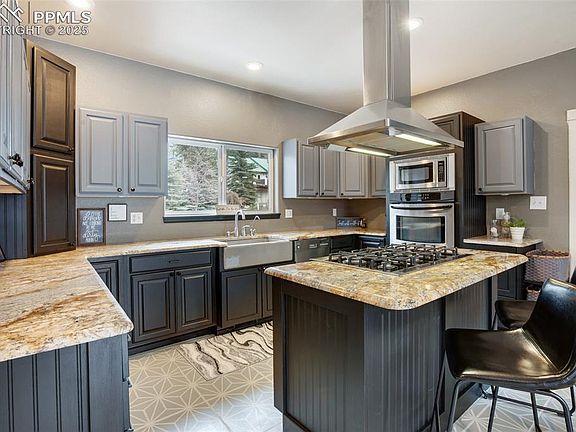 3rd image of 641 Skyline Dr