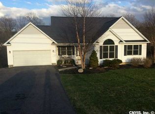 4282 Young Rd, Syracuse, NY 13215