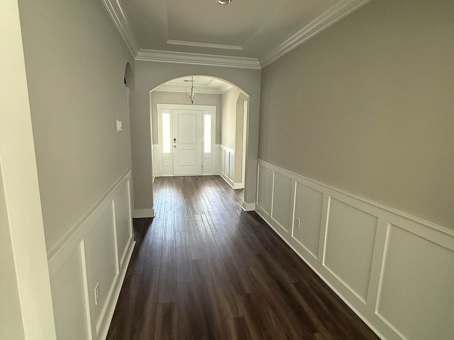 3 bed, 1910 sqft, $2,400 — Photo 2