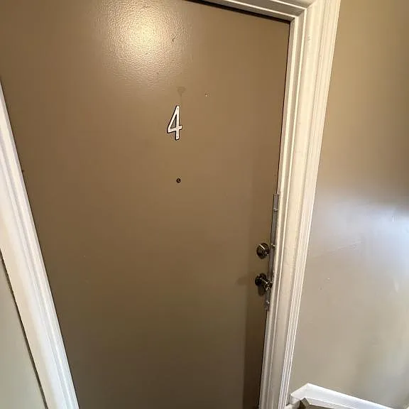 66 Washington Blvd #4 — Photo 2