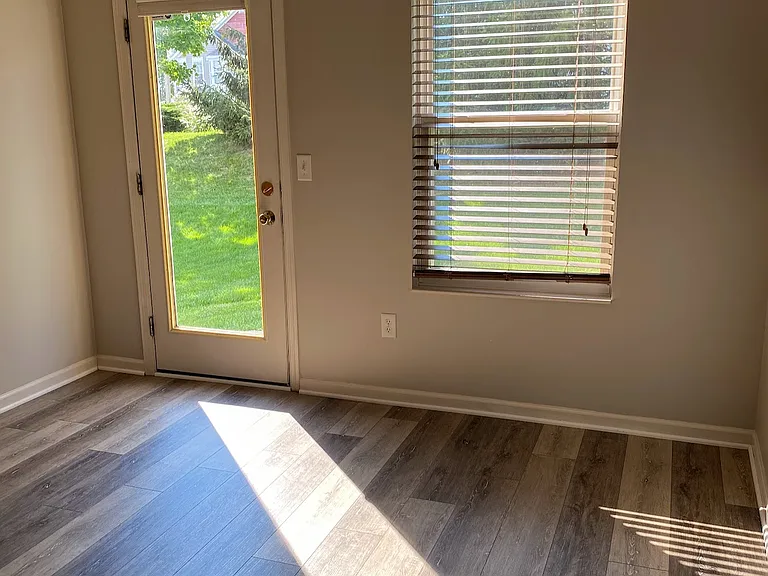 N Glen Oak Dr — Photo 8