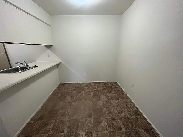 Thornridge Apartments — Photo 80