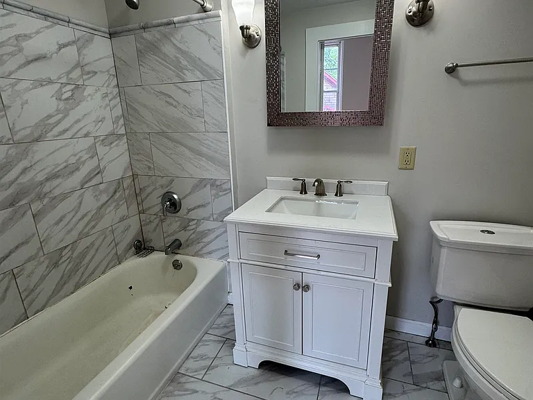 241 Middle St #1 — Photo 8