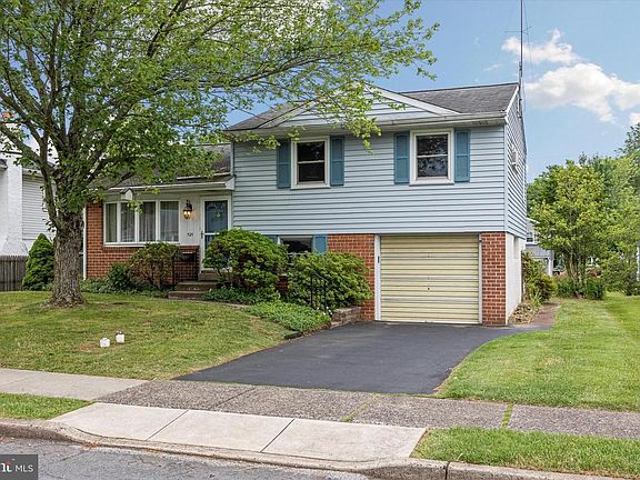 2nd image of 521 Poplar St