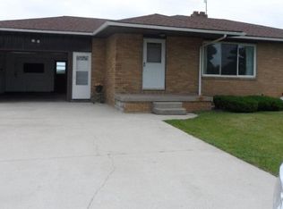 2372 N Tower Beach Rd, Pinconning, MI 48650