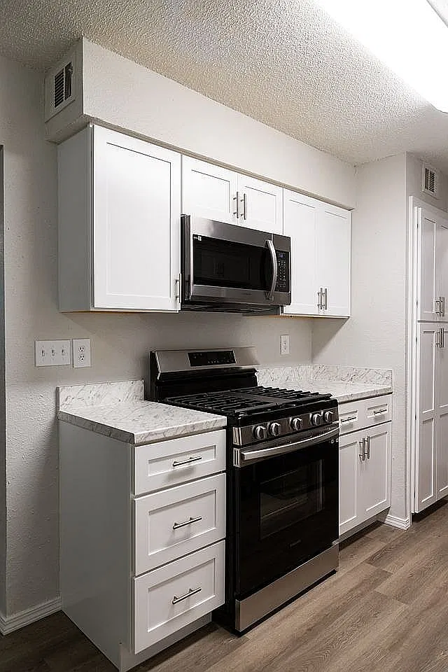 Reserve on Riverside Apartments — Photo 4